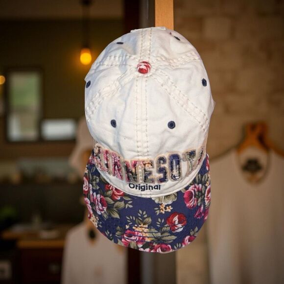Robin Ruth Floral Minnesota Distressed Lettering Baseball Hat Cap Adjustable - Picture 1 of 5